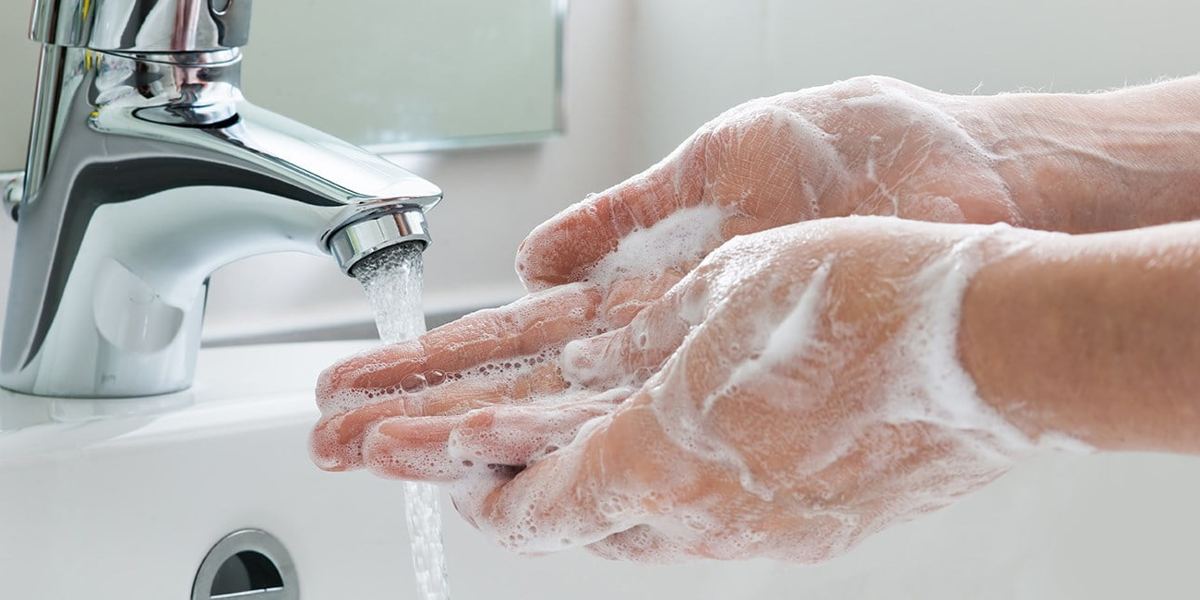 Lavaggio delle mani con sapone